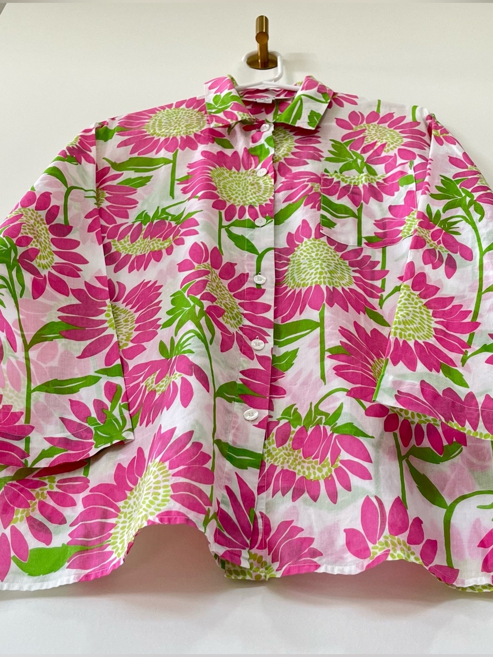 Lilly Pulitzer Vintage Lightweight Shirt With Vibrant Pink Floral Sunflowers - Picture 7 of 17
